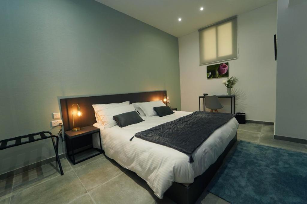 Guest House Capital Inn Валета Екстериор снимка