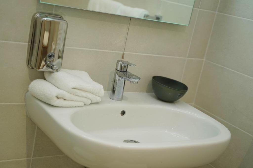 Guest House Capital Inn Валета Екстериор снимка